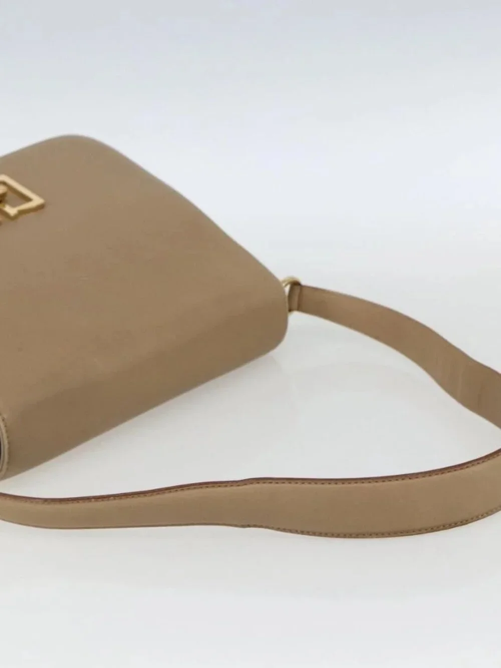 Salvatore Ferragamo Shoulder Bag Leather Beige Gold Auth 157525V